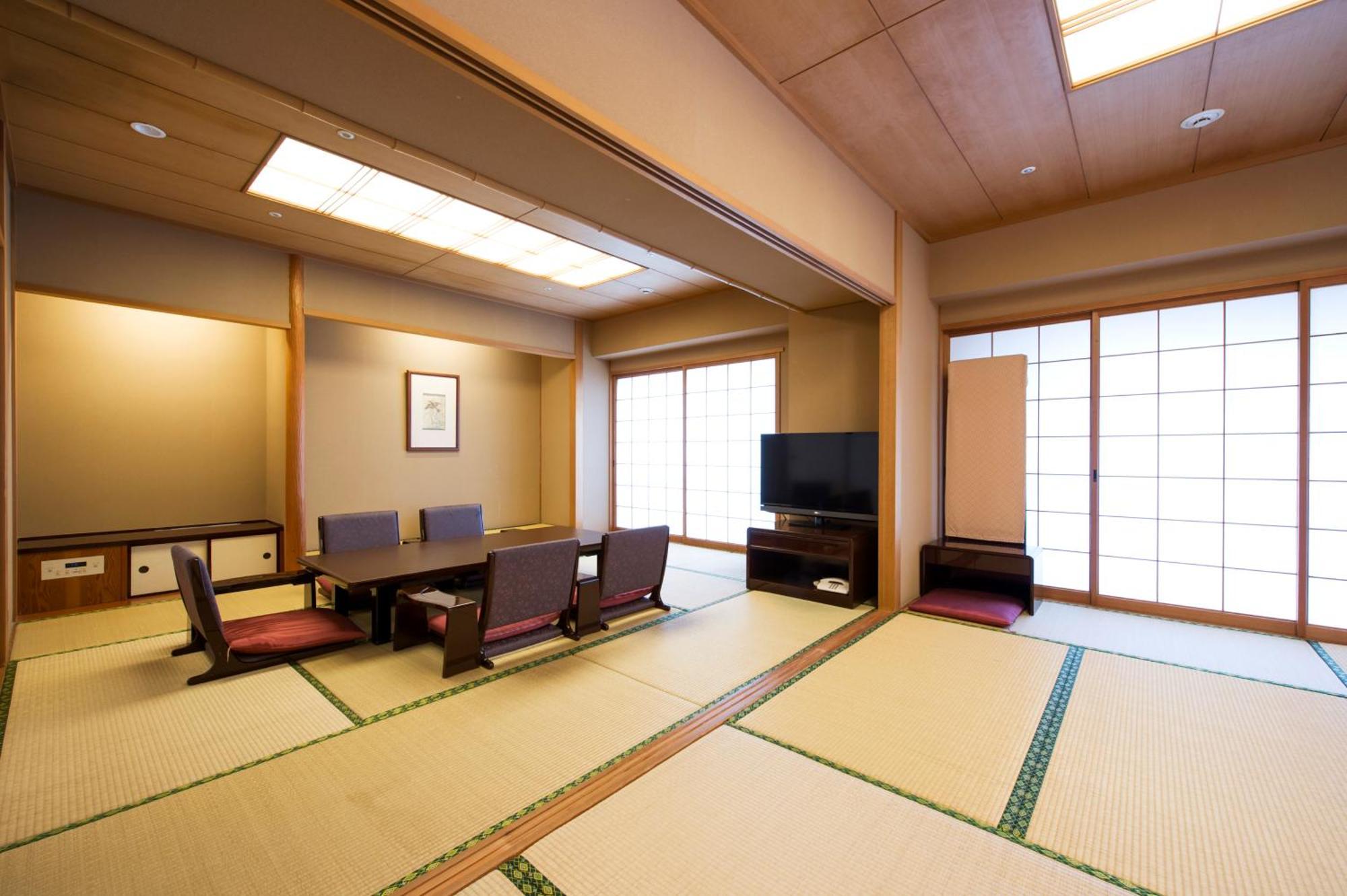 Hotel Okura Jr Huis Ten Bosch Сасебо Екстер'єр фото A tatami room at a hotel in Japan