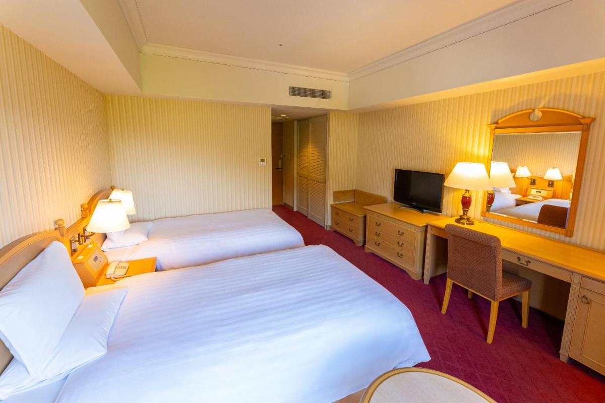Hotel Okura Jr Huis Ten Bosch Сасебо Екстер'єр фото A room at the hotel